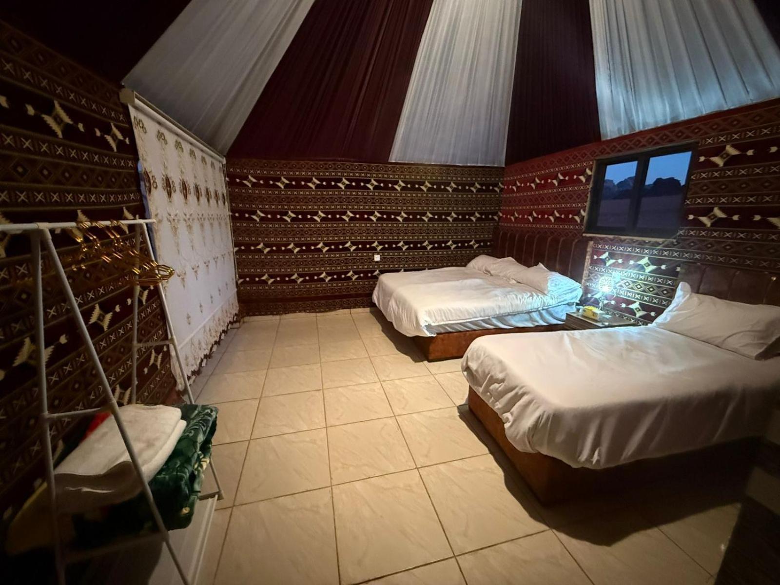 Falling Stars Camp 瓦迪拉姆 外观 照片